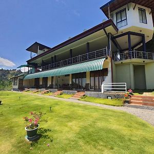 Hotel Ella'S Edge